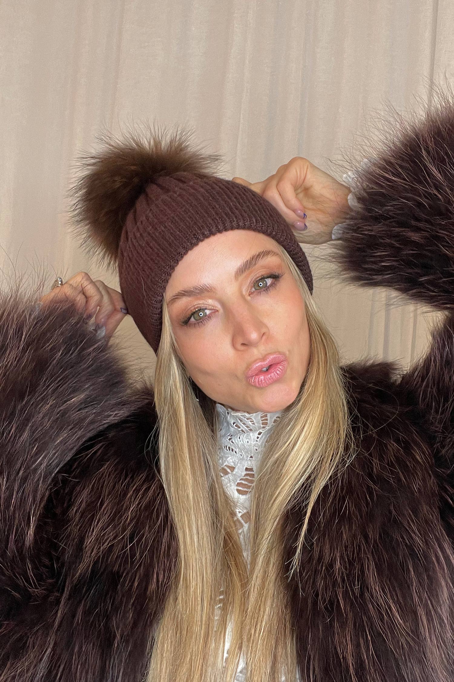 Angora Beanie Cocoa - Mode & Affaire