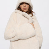 Willow Faux Fur Coat in Créme