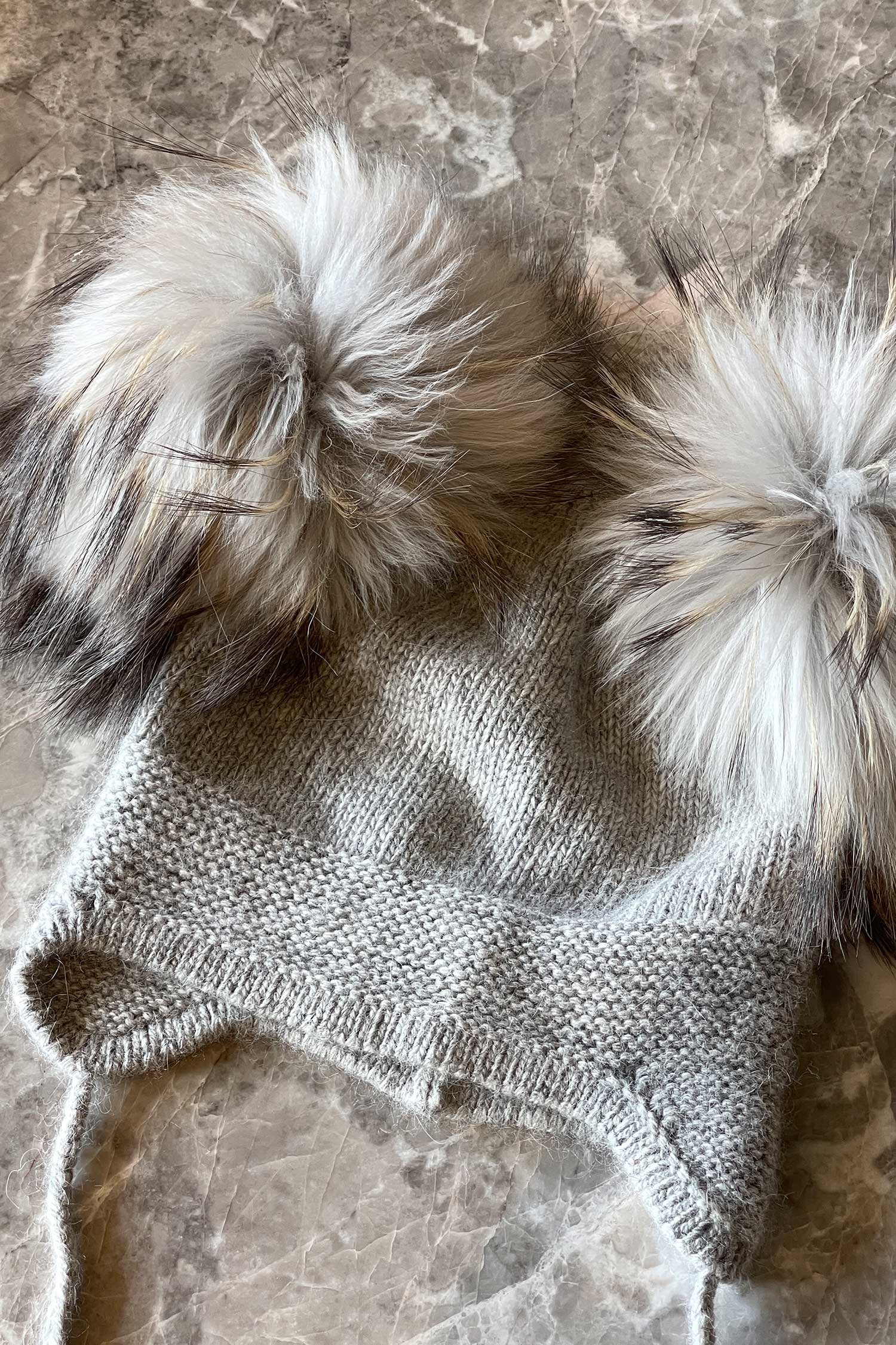 Double Pom Pom Beanie in Grey - Mode & Affaire