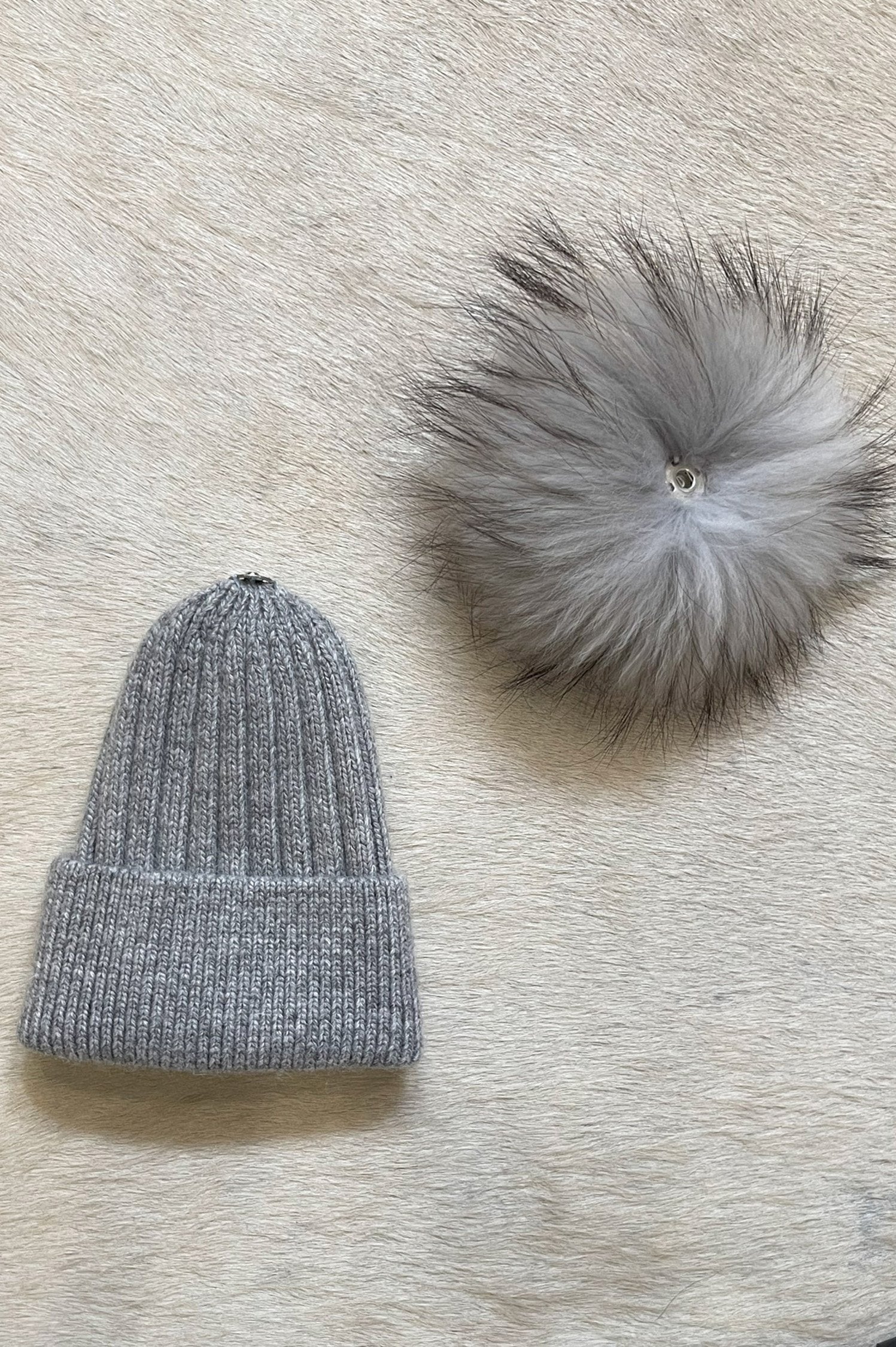 Baby Angora Beanie Silver Fox - Mode & Affaire