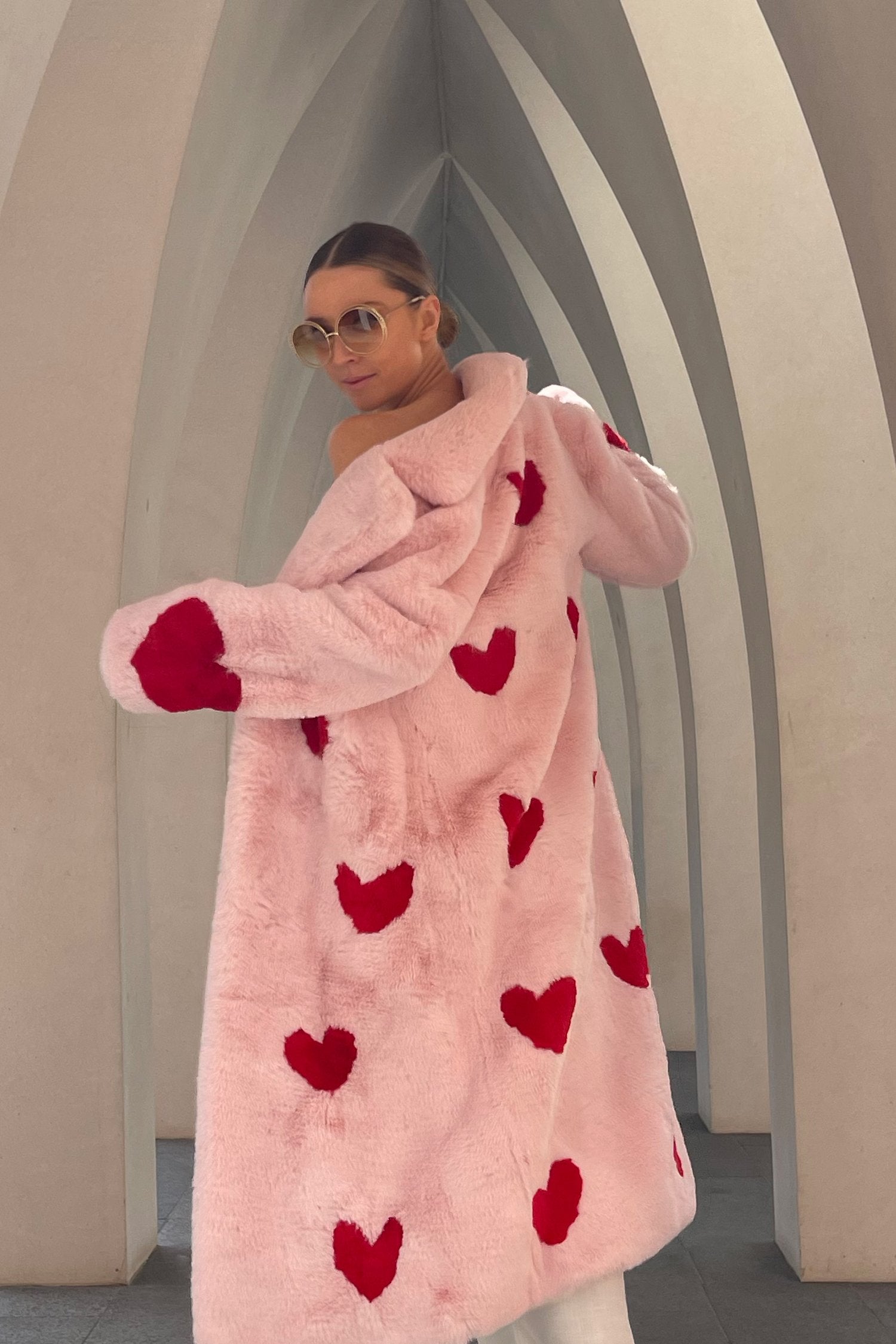 Queen Of Hearts Faux Coat - Mode & Affaire