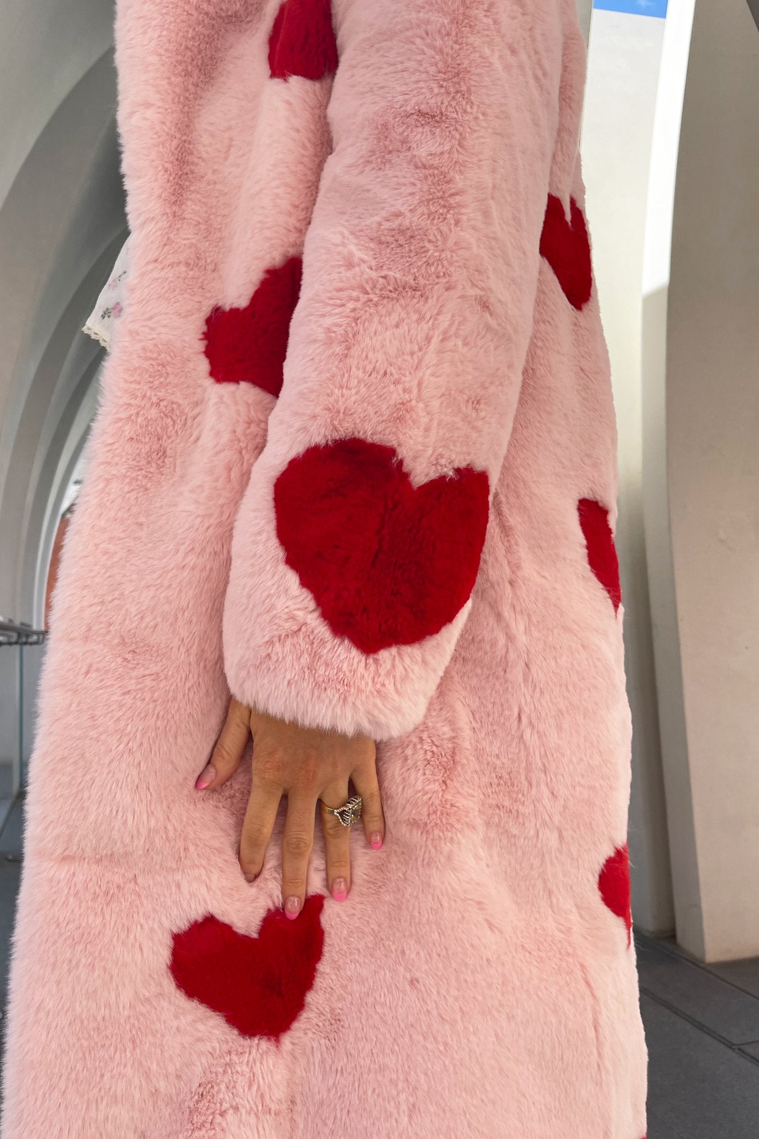 Queen Of Hearts Faux Coat - Mode & Affaire