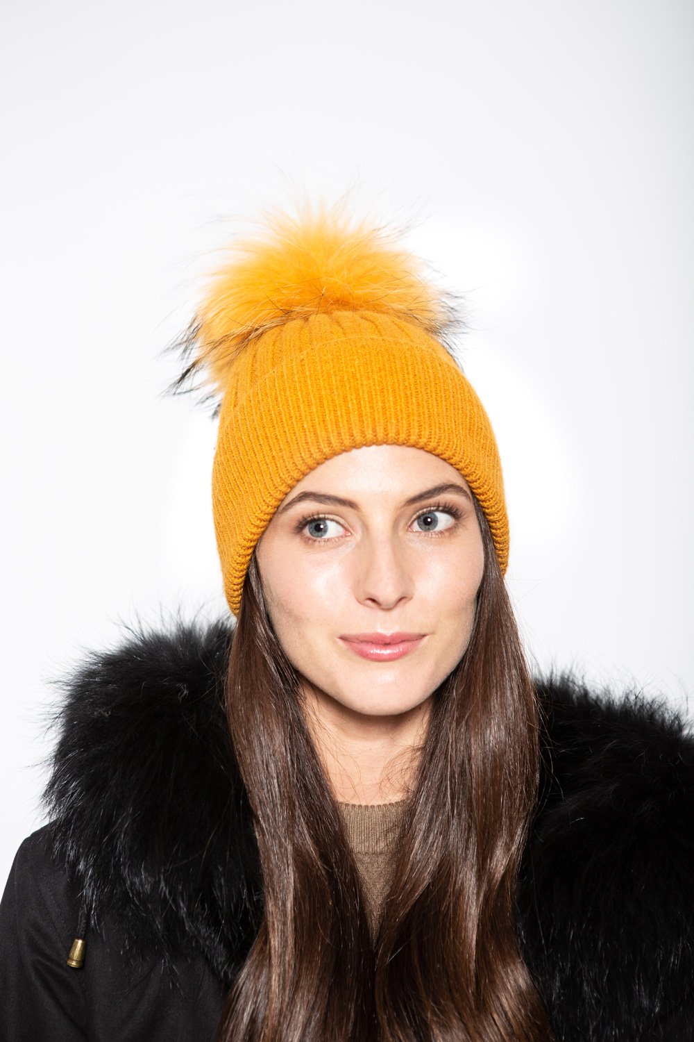 Fur Beanie in Chartreuse - Mode & Affaire