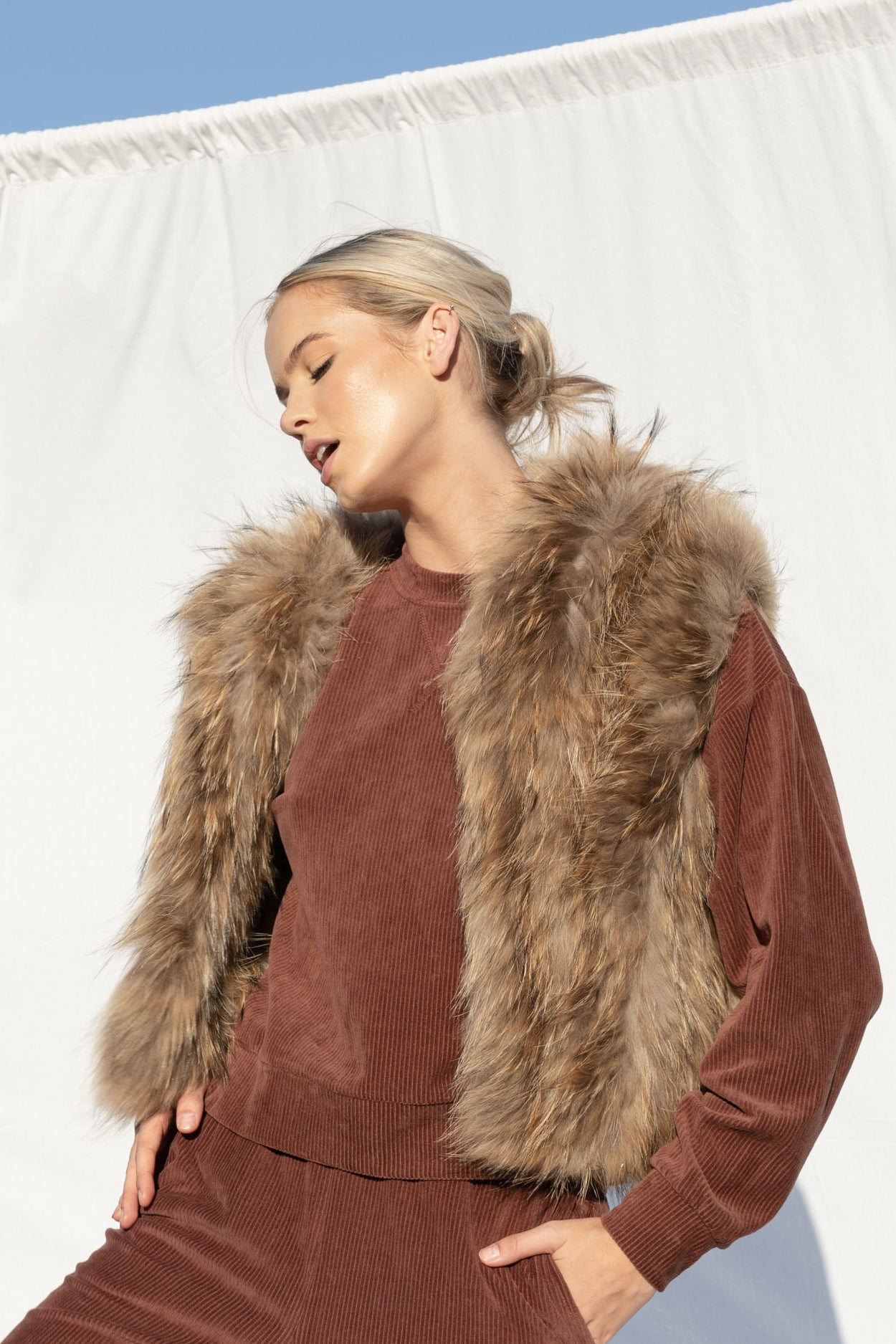 Alba Hooded Vest in Natural - Mode & Affaire