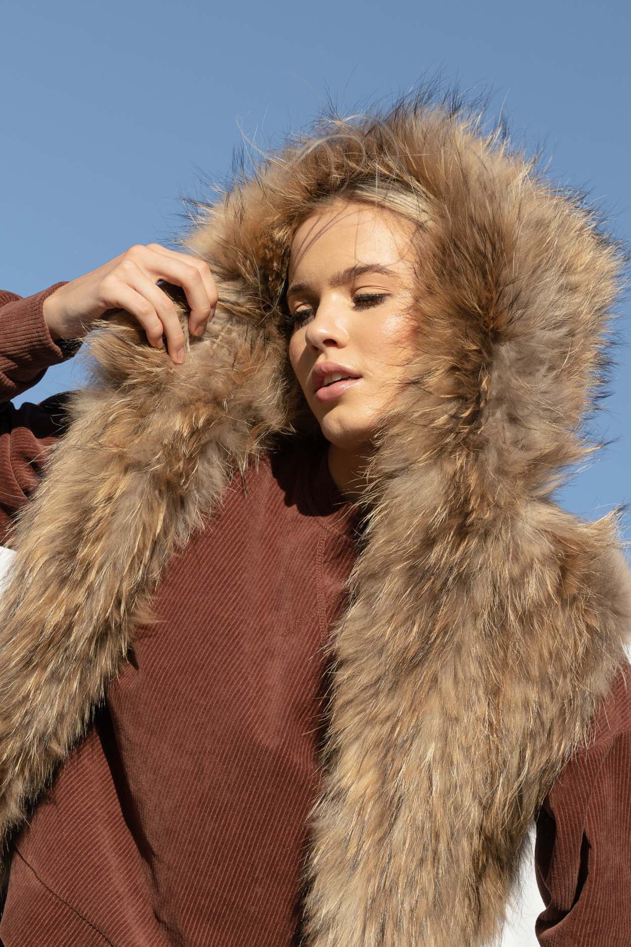 Alba Hooded Vest in Natural - Mode & Affaire