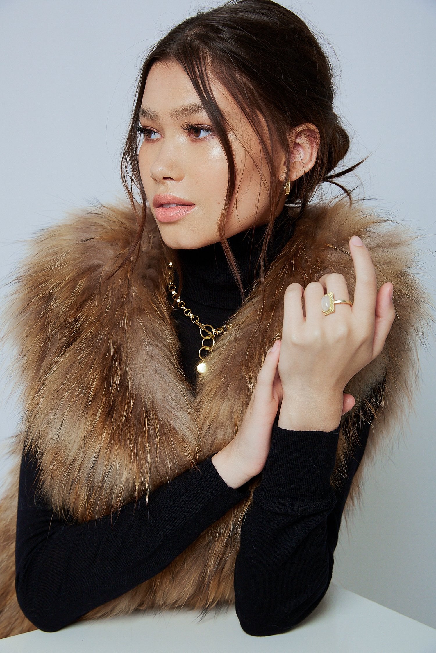 Sylvie Cropped Fur Vest in Natural - Mode & Affaire
