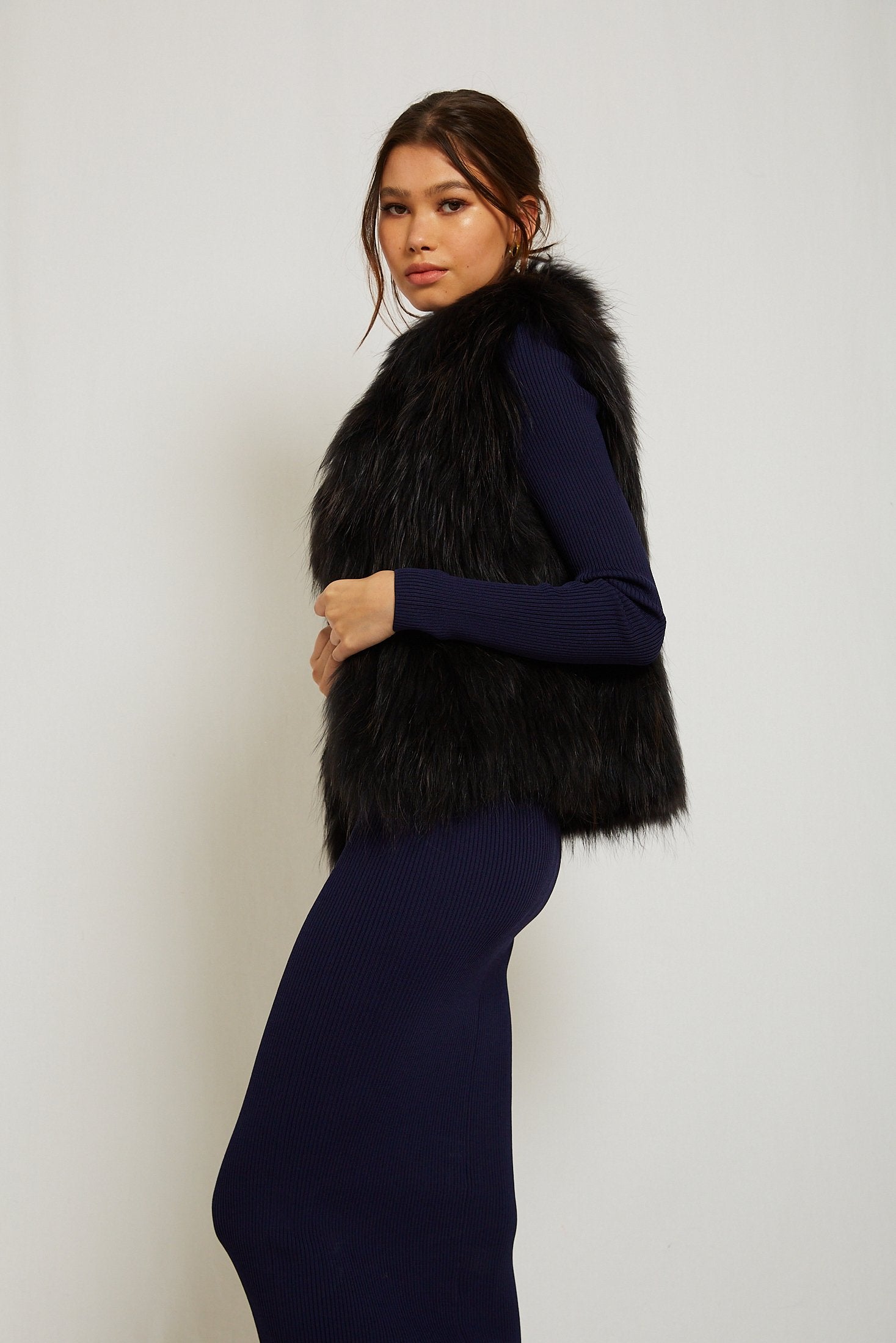 Sylvie Cropped Fur Vest in Onyx - Mode & Affaire