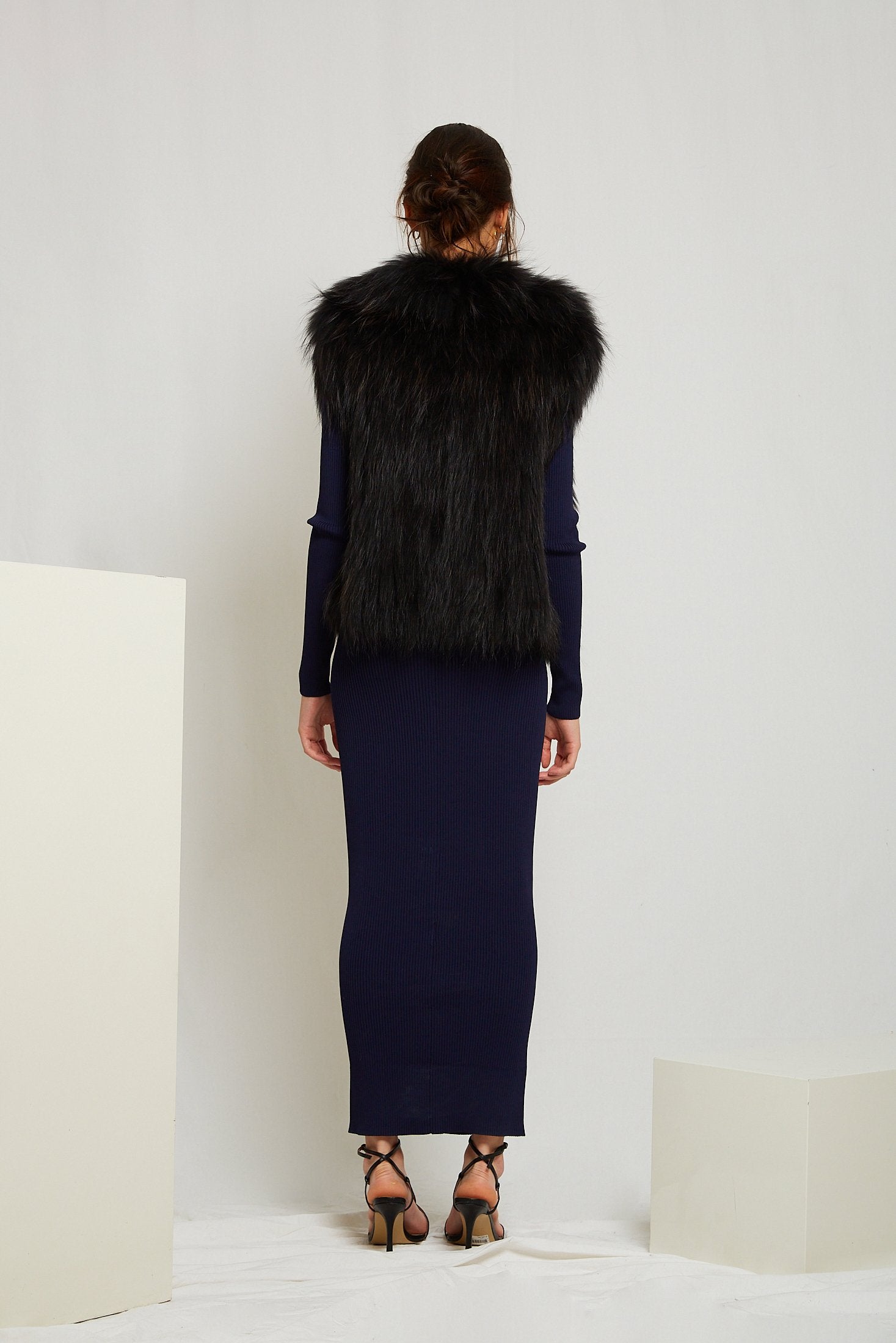 Sylvie Cropped Fur Vest in Onyx - Mode & Affaire