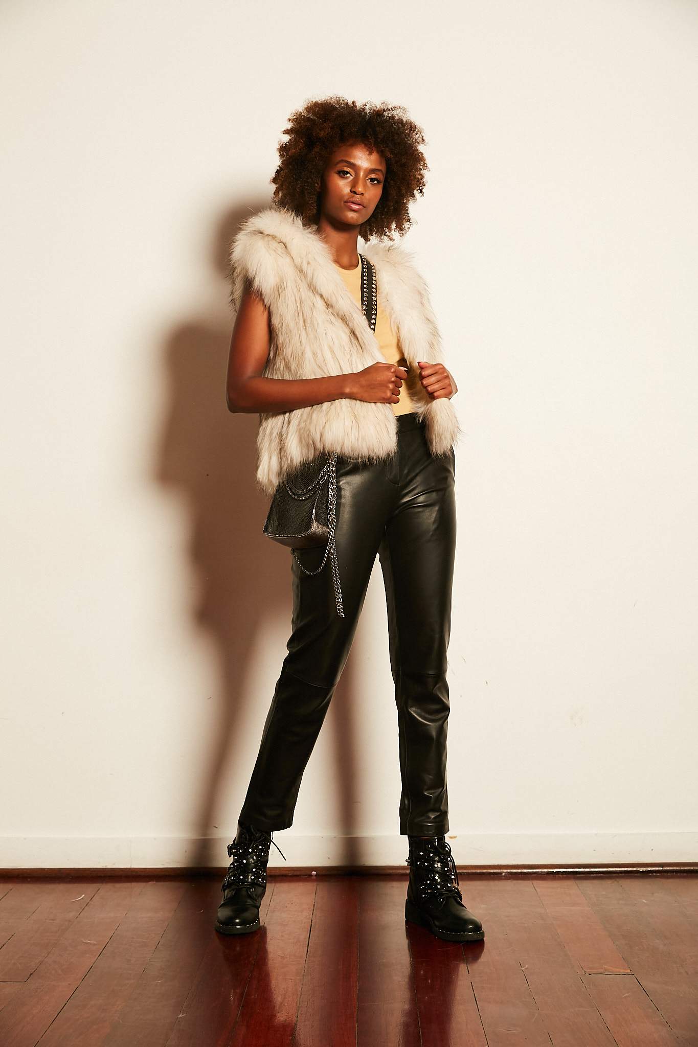 Alba Hooded Fur Vest in Snow with Flecks - Mode & Affaire