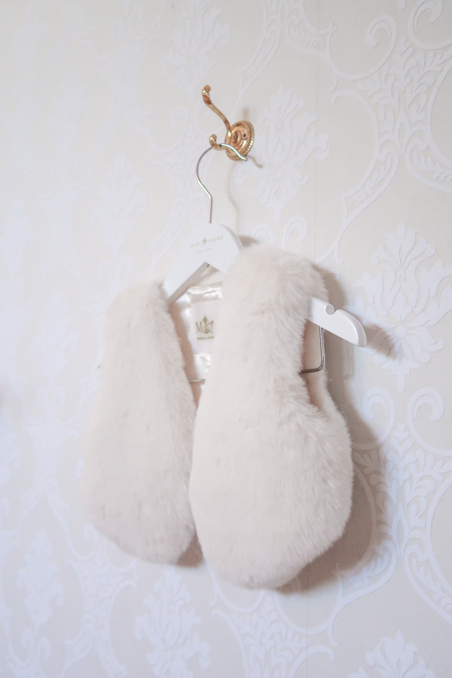 Kids Faux Fur Vest in Snow - Mode & Affaire