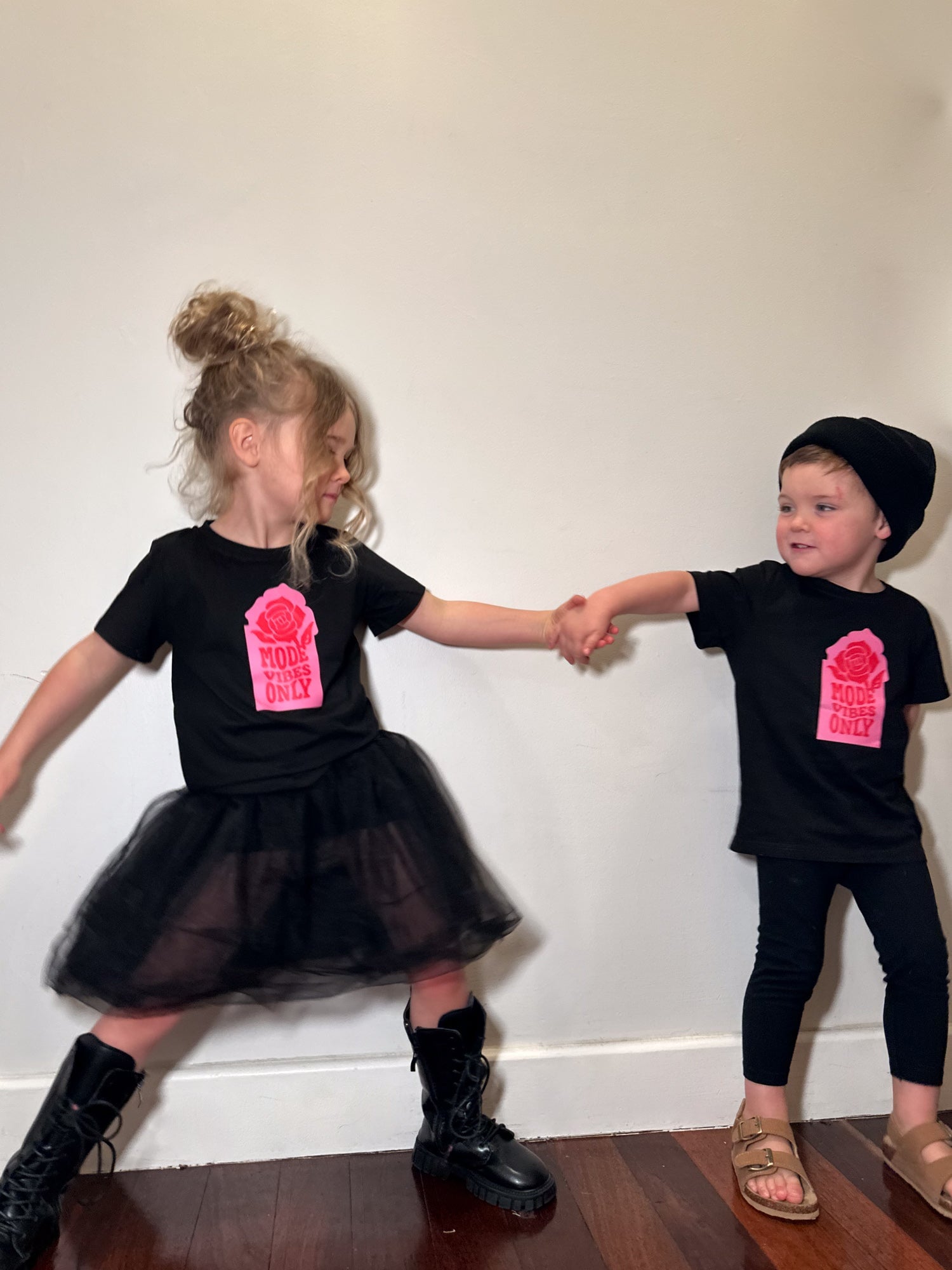 Kids 'Mode Vibes' Tee Black - Mode & Affaire