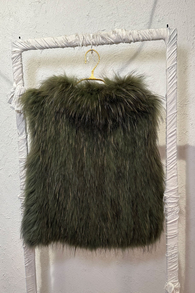 Sylvie Cropped Fur Vest in Forrest - Mode & Affaire