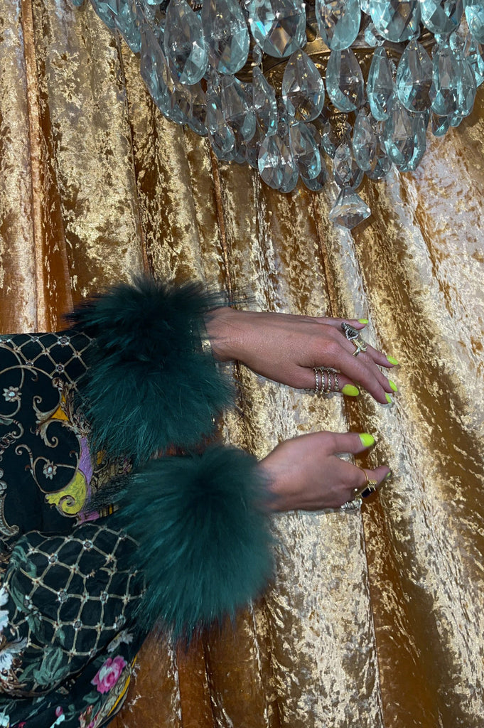 Mademoiselle Fur Cuffs Emerald - Mode & Affaire