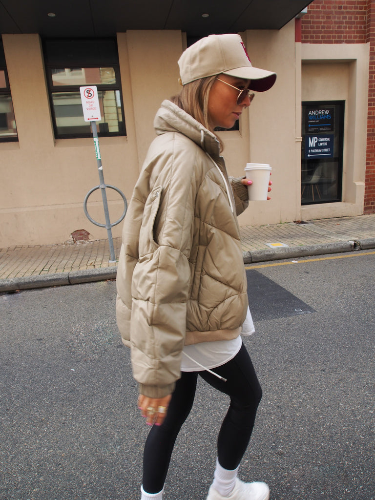 Berlin Leather Puffer in Sand - Mode & Affaire