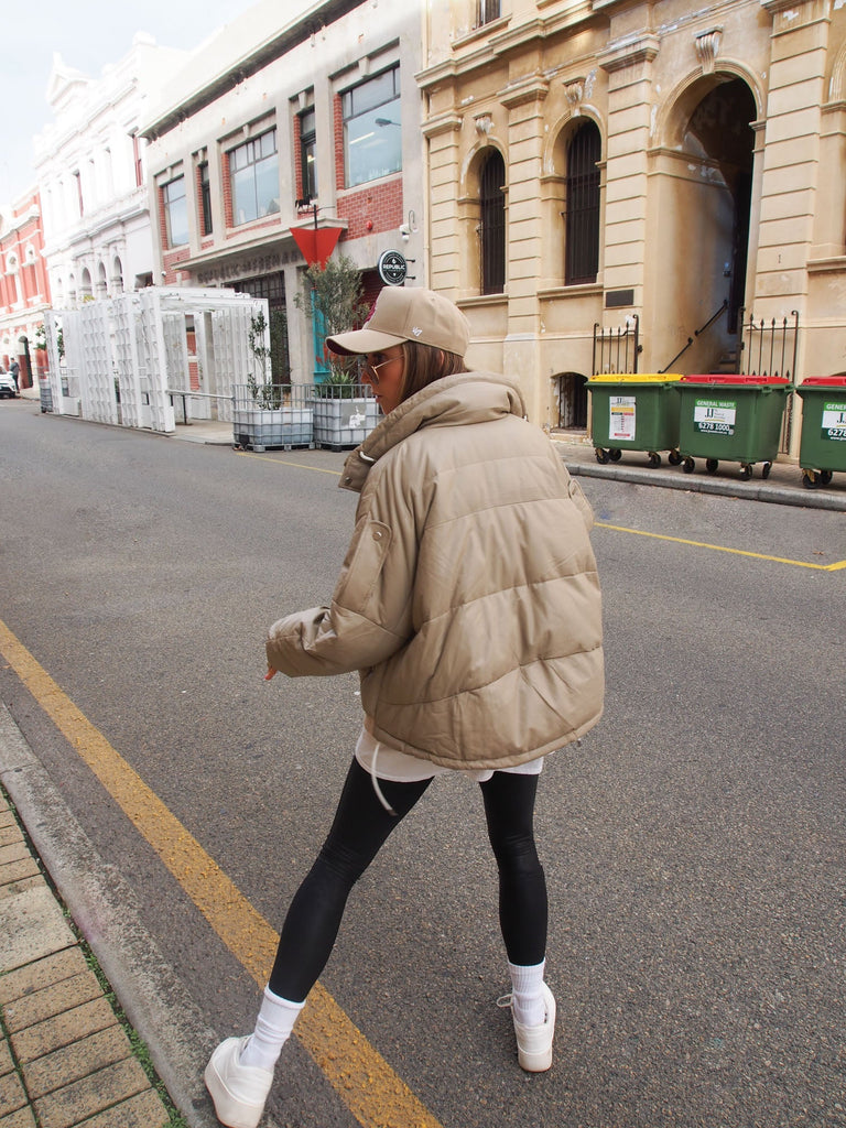 Berlin Leather Puffer in Sand - Mode & Affaire