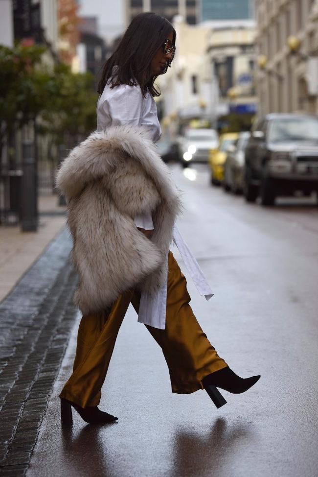 Exotique Long Fur Coat in Snow with Flecks - Mode & Affaire