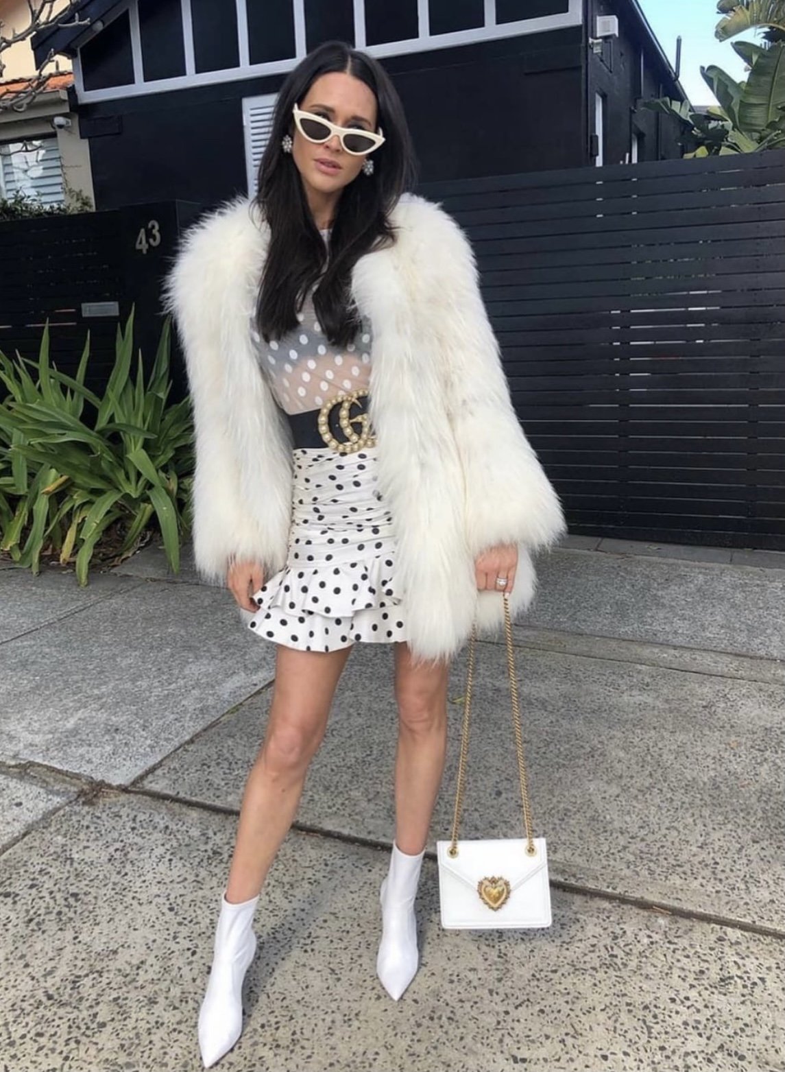 Exotique Long Fur Coat in Snow - Mode & Affaire