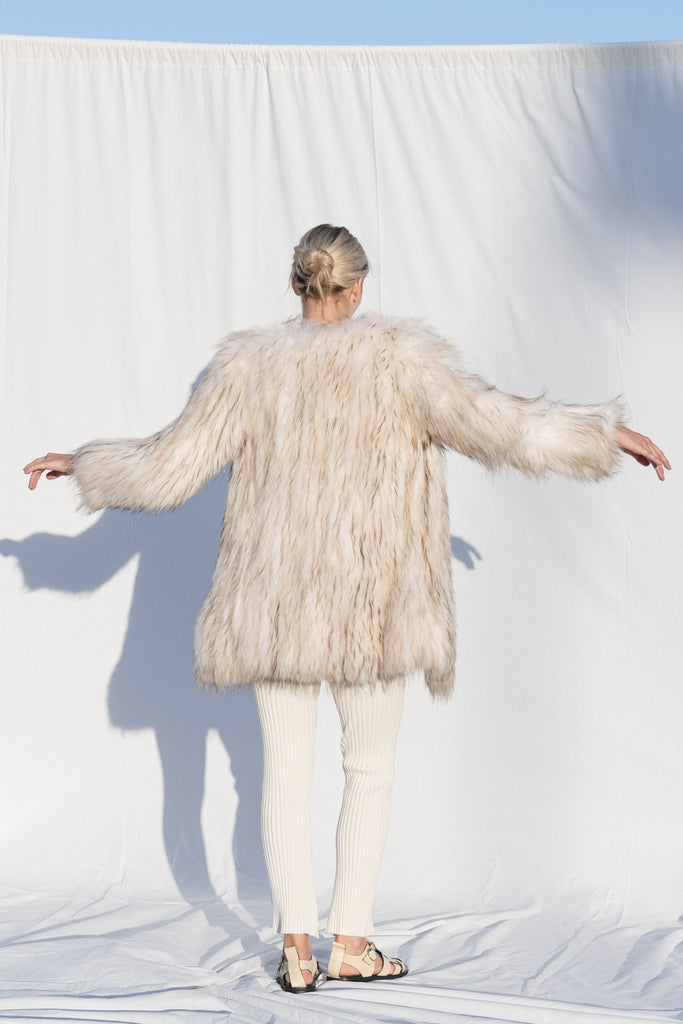 Exotique Long Fur Coat in Snow with Flecks - Mode & Affaire