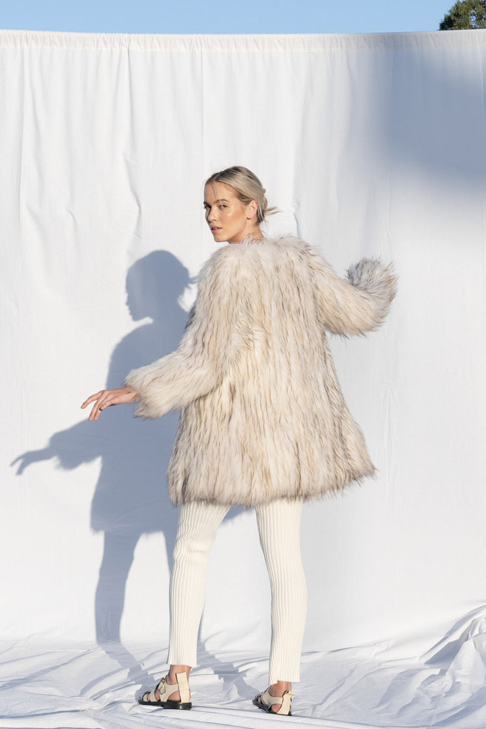 Exotique Long Fur Coat in Snow with Flecks - Mode & Affaire